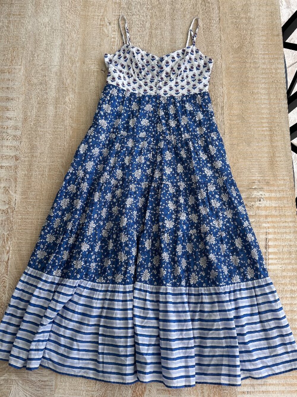 J. CREW Blue White Floral Block Print Smocked Patchwork CottonTiered Dress 4P - Picture 3 of 16